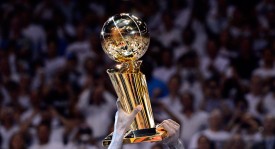 雄鹿与字母哥哥完成续约，他们又白白浪费了一个球队名额？